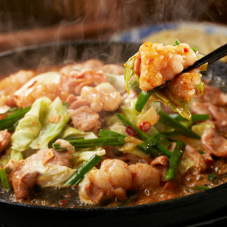 博多華味鳥 もつ鉄板セット 国産牛小腸 辛みそ味 冷凍